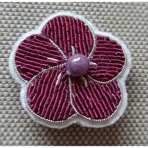 Broche de hoja de bordado a mano de alambre de lingotes de China con acabado liso y broche de lingotes de declaración de moda de calidad hecha a mano - Product Image 4