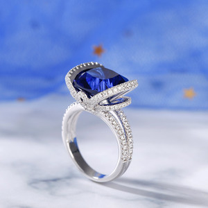 Bague halo en moissanite taille coussin plaquée or rose Jeulia - Certifiée IGI en argent sterling - Product Image 6