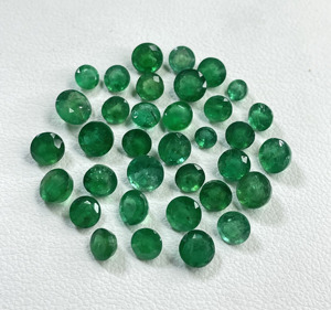 Émeraude zambienne 100% naturelle de haute qualité, 3,0-5,5 mm, forme ronde, couleur vert profond, pierre précieuse en vrac pour la fabrication de bijoux - Product Image 1