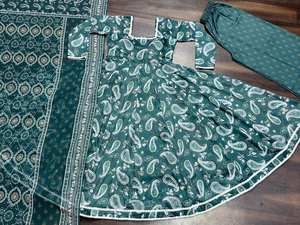 Designer Vert Organza Imprimé Anarkali Robe avec Pad Manches Longues Prêt à Porter pour les Fêtes - Product Image 6