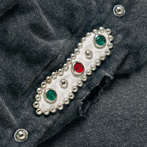 เสื้อฮู้ดผู้ชายสไตล์วินเทจ ล้างสีแบบดิสเทรส แต่งคริสตัล แต่งขอบด้วยหนังกลับแบบดิสเทรส เป็นมิตรกับสิ่งแวดล้อม สำหรับฤดูหนาว ผลิตตามแบบ OEM - Product Image 3