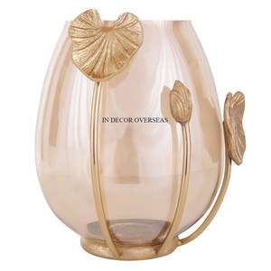 Portavelas de vidrio transparente de color rosa claro con hojas chapadas en oro Base de diseñador Centro de Mesa para el hogar y el Hotel De La India - Product Image 1