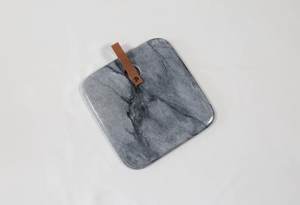 Planche à découper en bois et marbre de haute qualité avec poignée en cuir pour couper le fromage - Product Image 2