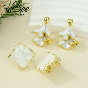 ชุดเครื่องประดับต่างหูโซ่ทอง 14k คุณภาพสูงสไตล์โบฮีเมียน พร้อมสร้อยคอไข่มุกบาโรกสุดหรูสำหรับสาวๆ - Product Image 4