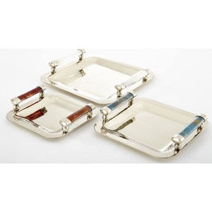 Plateau de nourriture en métal bien poli de la meilleure qualité avec poignées dorées Plateau de chocolat en métal de forme personnalisée au design attrayant - Product Image 2