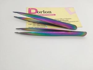 Pince à épiler à sourcils en acier inoxydable de beauté cosmétique Conception pointue inclinée à revêtement arc-en-ciel pour l'épilation incarnée Mise en forme des sourcils - Product Image 2