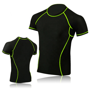 Alta calidad superventas Color negro cuello redondo manga corta Rash Guards para hombres hechos Fitness Rash Guards con personalización - Product Image 2
