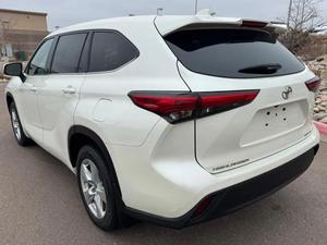 Toyota Highlander LE 2021 Usada en Venta - Product Image 3