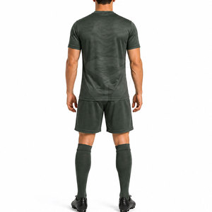Uniforme de Fútbol para Hombre, Diseño Elegante, Tela Transpirable, Ajuste Cómodo, Jersey y Pantalones Cortos para Entrenamiento y Uso Deportivo Diario - Product Image 3