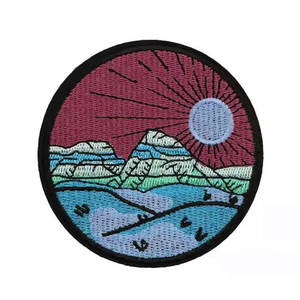 Parches Tejidos Personalizados con Diseños de Alfabeto y Flores, Ecológicos, Cosidos, Directo de Fábrica desde Pakistán, Servicio OEM - Product Image 2