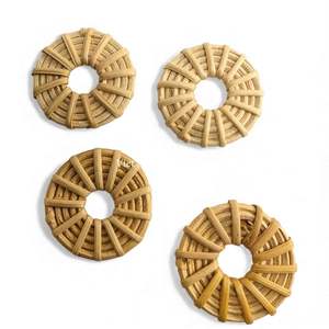 Breloque vintage en rotin naturel tressé pour la fabrication de boucles d'oreilles et de colliers, provenant du Vietnam - Product Image 2