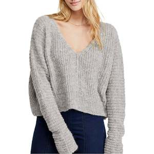 Top corto da donna Free People grigio a maniche lunghe con scollo a V, taglia media, in maglia - Product Image 1