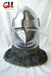 Casco Medieval de Acero de Calibre 18 con Diseño de Cara de Cerdo y Avental, Estilo Vintage Plateado, Decoración para el Hogar, por Calvin Handicraft - Product Image 3