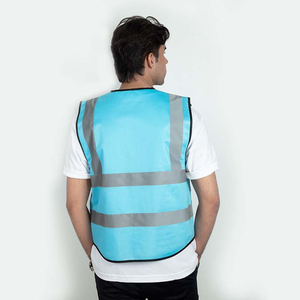 Gilet réfléchissant de sport haute visibilité avec impression de logo personnalisé, tissu en maille imperméable et éclairage LED - Product Image 2