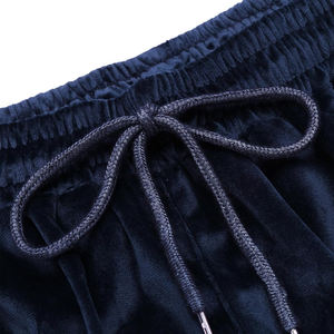 Conjuntos Deportivos de Invierno de Terciopelo de Seda Ecológicos para Hombre, Diseño Personalizado, Elegantes, para Venta en Línea - Product Image 6