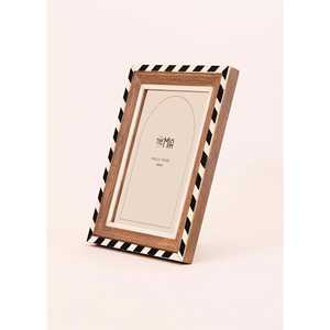 Marco de fotos de madera a rayas de 18x23 cm Categoría de producto elegante y elegante - Product Image 2