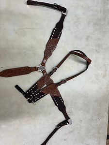 Juego de Arreos de Cuero Occidental Ajustable de la Mejor Calidad con Riendas para una Comodidad de Montar Duradera Disponible a Buen Precio - Product Image 4