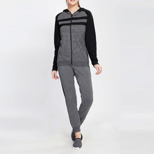 Survêtement décontracté pour femme avec capuche, fabriqué au Pakistan, en coton/polyester, couleur personnalisée, écologique, léger - Product Image 3