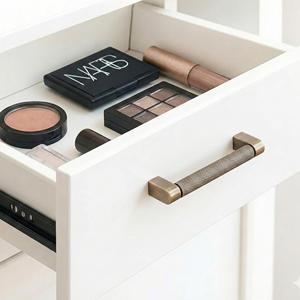 Tirador de Gabinete en Forma de Barra de Diseño Tradicional de Aleación de Zinc Moleteado - Duradero, Sostenible y de Fácil Instalación para Cómodas y Cocinas - Product Image 6