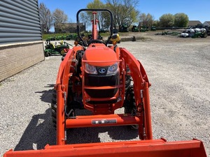 Tractor Compacto Hidrostático Kubota L4701 HST de 47HP y 4WD para Agricultura, Jardinería y Trabajos de Carga, Listo para la Venta - Product Image 5