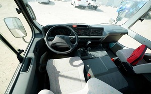 Mini-bus Toyota Coaster d'occasion 2019, 30 places, diesel, transmission manuelle, conduite à gauche, pour transport en navette, disponible à la vente - Product Image 5