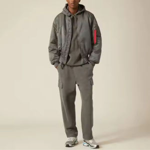 Blouson aviateur universitaire de meilleure qualité personnalisé en toile 3XL pour hommes avec service de baseball en satin réversible de grande taille OEM - Product Image 5