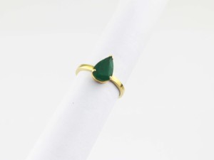 Anillo de Compromiso Apilable Hecho a Mano en Plata de Ley 925 con Cuarzo Esmeralda en Forma de Pera, Piedra de Nacimiento de Mayo - Product Image 6