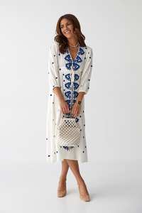 Robe longue blanche 100 % coton, coupe droite, ourlet évasé, broderie bleue, lavable, style décontracté ou habillé - Product Image 4