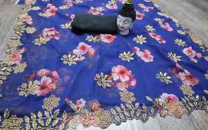 Sari Indio de Diseño, Última Moda, para Fiesta, en Georgette Azul, con Hermoso Trabajo de Lentejuelas, Borde de Encaje y Blusa con Lentejuelas - Product Image 4