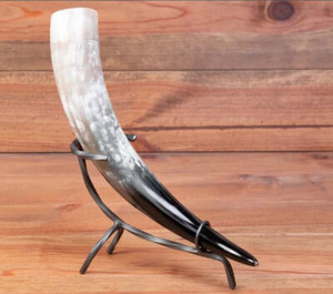 Best Quality Customized Natural Handcrafted Eco Friendly Viking Drinking Horn Carved Technique Home Restaurant Hotel Party - Product Image 3