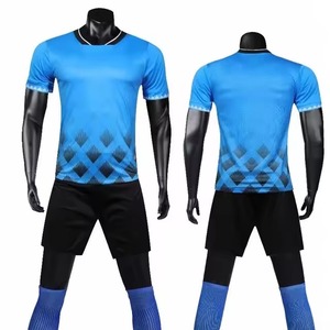 เสื้อฟุตบอลสำหรับผู้ใหญ่และเด็กเสื้อโพลีเอสเตอร์แห้งเร็วพร้อมโลโก้ชื่อทีมสำหรับทีมสโมสรชายหญิง - Product Image 1