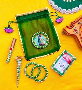Cadeaux de mariage pour femmes, faveurs de Haldi Mehendi, sacs cadeaux pour la mariée et le marié, pochettes, faveurs indiennes pour sangeet mehndi nikkah dholki - Product Image 4