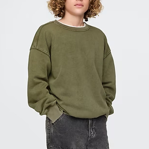 เสื้อสเวตเชิ้ตเด็กผู้ชายทรงหลวมพร้อมกระเป๋าจิงโจ้สำหรับฤดูหนาว แขนยาว ปักโลโก้ได้ ไหล่ตก คอกลม รุ่นปี 2026 - Product Image 4