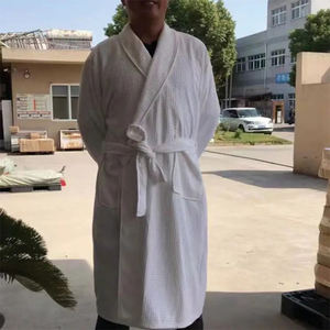 Hôtel personnalisé de haute qualité Logo personnalisé Garniture de tuyauterie de luxe Peignoir de bain Spa 100% coton gaufré - Product Image 3