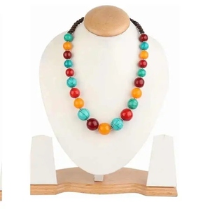 Collier en résine fait main écologique Bijoux élégants pour femmes Accessoire unique pour femmes très demandé - Product Image 2