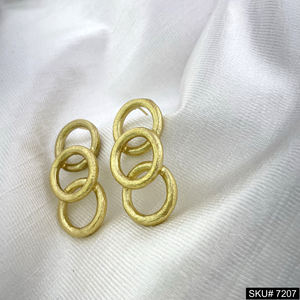 Superbes boucles d'oreilles en laiton plaqué or 18 carats clous géométriques unis de style vintage à la mode pour fiançailles ou cadeau - Product Image 2