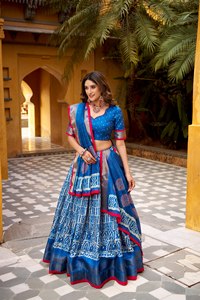 Ensemble Lehenga Choli en soie Dola pour femmes, imprimé à la main, jupe longue ajustée, chemisier contrasté, dupatta - Product Image 4