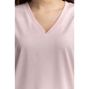 เสื้อครอปสีชมพูอ่อน รุ่น WM-KTP-SS24-052 ผ้าถักเนื้อนุ่มระบายอากาศได้ดี ตกแต่งลายดอกไม้ คุณภาพสูง ทรงลำลอง ไซส์ XS XXS สำหรับฤดูร้อน - Product Image 3