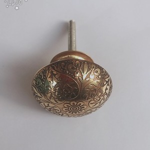 Poignées de porte en laiton décoratives faites à la main indiennes et boutons de tiroir d'armoire quincaillerie fantaisie pour la cuisine - Product Image 2