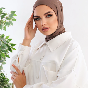 ผ้าคลุมศีรษะชีฟองคุณภาพสูง ระดับพรีเมียม สำหรับฤดูใบไม้ร่วง  รับสกรีนโลโก้  ทรงสี่เหลี่ยม  เป็นมิตรกับสิ่งแวดล้อม ระบายอากาศได้ดี  ต้านเชื้อแบคทีเรีย  แห้งเร็ว  สำหรับใช้ในชีวิตประจำวัน - Product Image 3