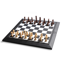 Échiquier classique en bois pliable au design écologique de luxe avec jeu de pièces d'échecs de luxe pour enfants fabriqué en Inde