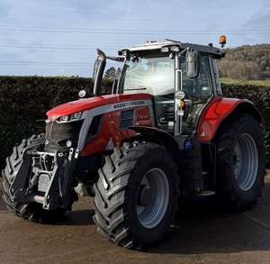 Tractor Massey Ferguson 1825E 4WD con Transmisión por Engranajes, Robusto y Confiable - Product Image 1