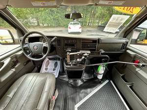Prezzo basso, GMC Savana 2500 del 2013, auto usata in vendita - Product Image 2