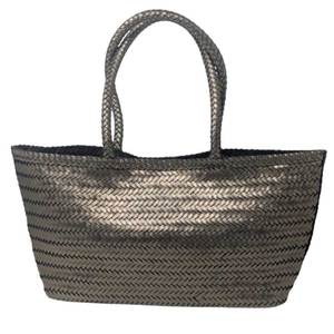 Sac fourre-tout en cuir véritable pour femmes au design moderne avec surpiqûres élégantes Vente en gros - Product Image 4