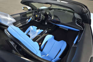 2025 Caja de Cambios Automática, Interior Claro, Asientos de Cuero, Híbrido Turbo AWD, Sin Accidentes y Listo para Enviar - Product Image 6