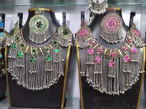 Collar de Moda Vintage para Mujer, Hecho a Mano en Afganistán, con Cuentas de Vidrio Plateadas Antiguas con Diseño Geométrico de Diamantes - Product Image 3