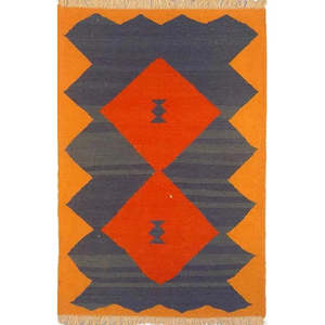 พรมเปอร์เซียชิราซแบบเดียวกันที่ไม่เหมือนใคร ขนาด 5'2 x 3'6 - Product Image 1