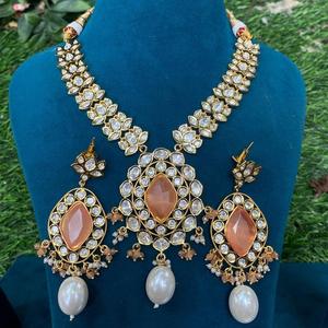 Collier Kundan traditionnel plaqué or de haute qualité avec boucles d'oreilles pour femmes collier classique avec boucles d'oreilles vêtements de mariage - Product Image 1