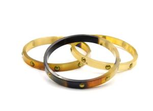 Bracelet tendance pour femme en corne de buffle naturelle laquée de 6 mm de large, couleur naturelle, pour les occasions d'anniversaire et de mariage - Product Image 2