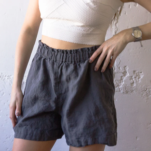 กางเกงขาสั้นสตรีผ้าลินินลายสก๊อตทรงหลวมผ้า100% ออร์แกนิก - Product Image 1